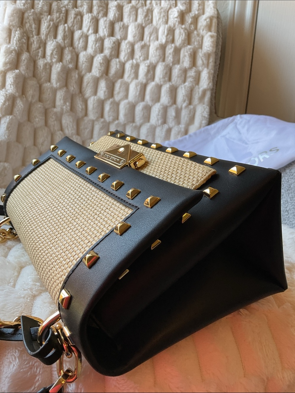 Michael Kors Black and Tan Chain-Detail Shoulder Bag - Picture 5 of 8
